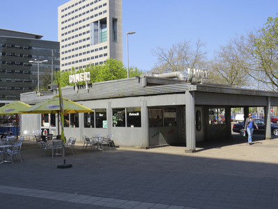 906279 Gezicht op het café-restaurant Diner 66 (Jaarbeursplein 31) te Utrecht.